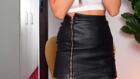 Snapshot of ninacrystal chatting on 11, 9, 2025 NinaCrystal online show from 11, 9, 2025