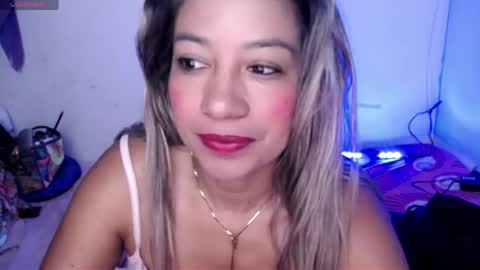 Snapshot of ninatinydoll1 chatting on 22, 4, 2026 ninatinydoll1 online show from 22, 4, 2026