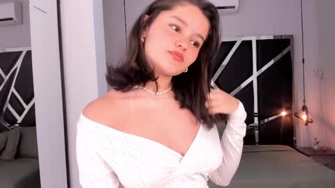 nini_solei online show from 19, 5, 2026