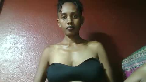 ninie246746 online show from 8, 2, 2025