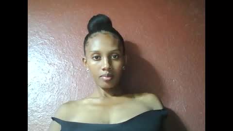 ninie246746 online show from 25, 2, 2025