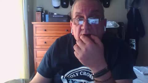 Snapshot of nionios67 chatting on 25, 11, 2025 Dennis online show from 25, 11, 2025