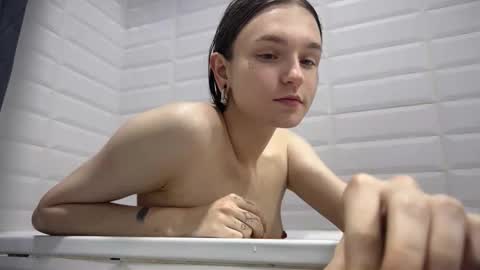 Snapshot of nloraaa chatting on 6, 10, 2025 Tears Lora online show from 6, 10, 2025