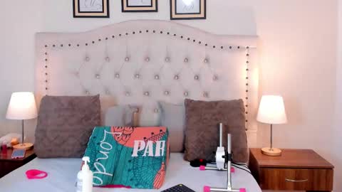 NATHALIA MORENO online show from 8, 11, 2025