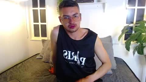 Snapshot of noah__20 chatting on 31, 10, 2025 Noah online show from 31, 10, 2025