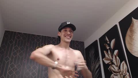 Noah Brigth online show from 5, 3, 2025