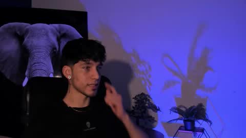 Noah Brigth online show from 9, 10, 2025