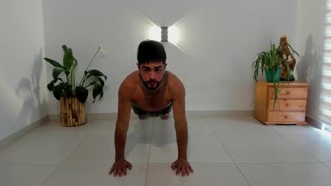 Snapshot of noahbrawn chatting on 19, 12, 2025 LIAM- noah online show from 19, 12, 2025