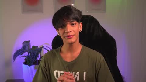 Snapshot of noahh_th03 chatting on 22, 2, 2025 Noah online show from 22, 2, 2025