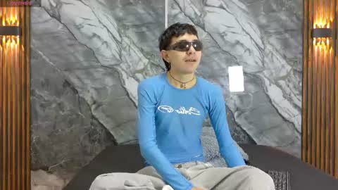 Snapshot of noahwalker__ chatting on 11, 6, 2026 online show from 11, 6, 2026