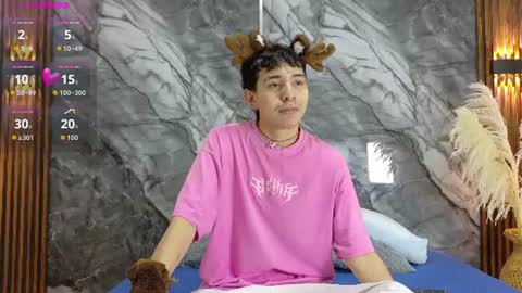 Snapshot of noahwalker__ chatting on 24, 6, 2026 online show from 24, 6, 2026
