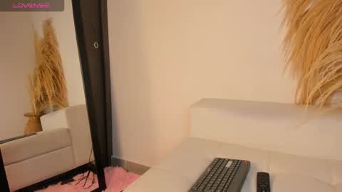 Noami Rose  online show from 14, 1, 2026