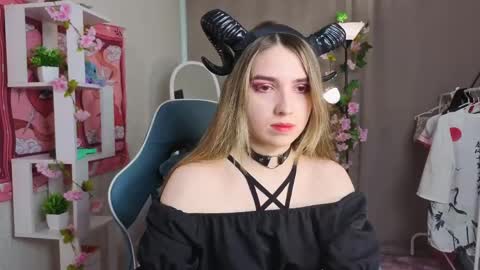 Snapshot of nocturnehuntress chatting on 24, 5, 2026 Alice online show from 24, 5, 2026