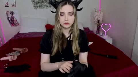 Snapshot of nocturnehuntress chatting on 2, 6, 2026 Alice online show from 2, 6, 2026