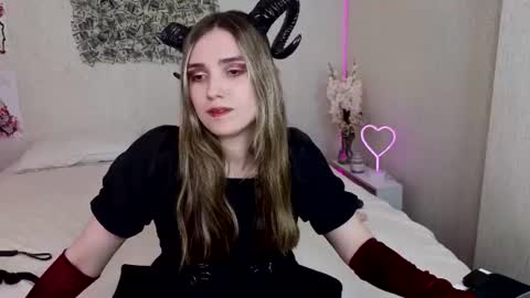Snapshot of nocturnehuntress chatting on 11, 6, 2026 Alice online show from 11, 6, 2026