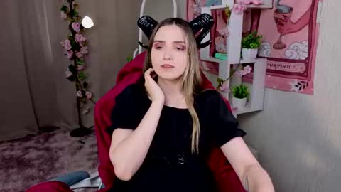 Snapshot of nocturnehuntress chatting on 22, 6, 2026 Alice online show from 22, 6, 2026