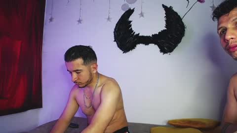 noha_and_iam1 online show from 19, 4, 2026