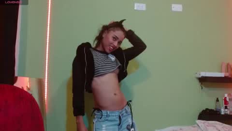 Noha Thomson online show from 6, 3, 2025