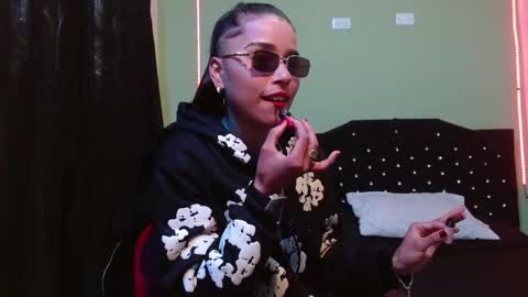 Noha Thomson online show from 4, 10, 2025