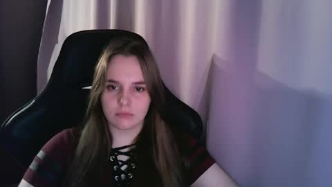 noir_ember_ online show from 17, 9, 2025