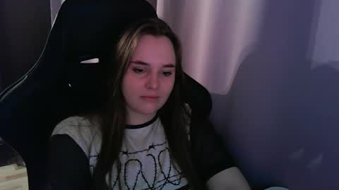 noir_ember_ online show from 18, 9, 2025