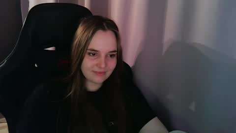 noir_ember_ online show from 22, 9, 2025