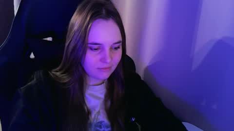 noir_ember_ online show from 30, 9, 2025