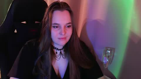 noir_ember_ online show from 29, 10, 2025