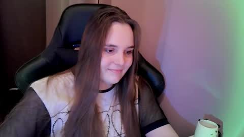 noir_ember_ online show from 4, 12, 2025