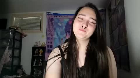 nonbinarybeauty20 online show from 24, 2, 2025