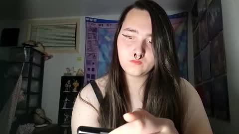 nonbinarybeauty20 online show from 4, 3, 2025