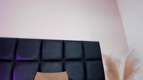 Snapshot of nora_dasilva chatting on 5, 2, 2026 Nora Da Silva online show from 5, 2, 2026