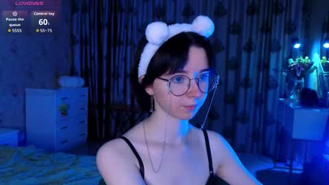 Nora Failure online show from 6, 11, 2025