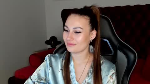 NoraFoxes online show from 29, 11, 2025