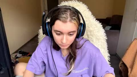 Elena online show from 13, 4, 2026