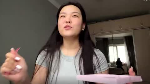 Snapshot of norinegayman chatting on 21, 7, 2026 Yuna online show from 21, 7, 2026