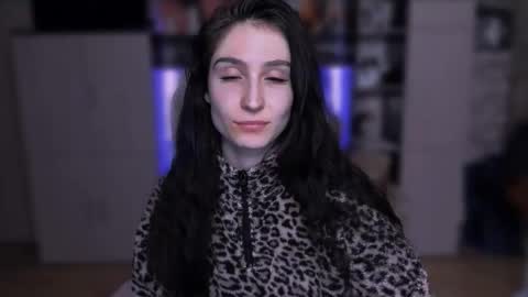 Hazel online show from 1, 3, 2026