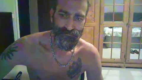 Snapshot of not4one chatting on 12, 9, 2025 not4one online show from 12, 9, 2025