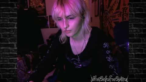 FREAKY DRACULA online show from 1, 2, 2025