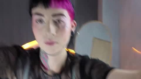 Live 1500am 2100pm online show from 28, 11, 2025