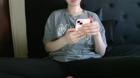 Snapshot of novafrey chatting on 28, 4, 2026 Olivia online show from 28, 4, 2026