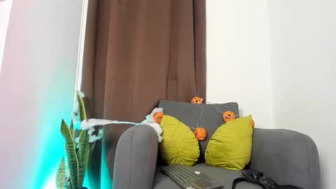 Nia online show from 7, 10, 2025