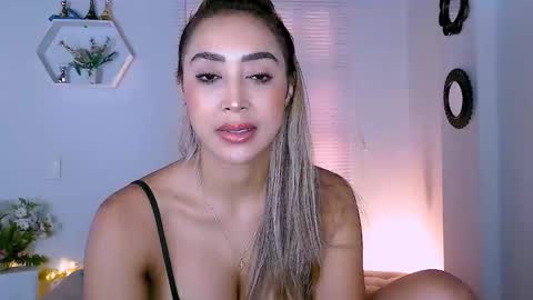 Nycole online show from 5, 2, 2025