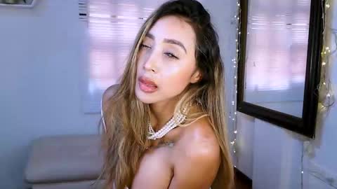 Nycole online show from 11, 9, 2025