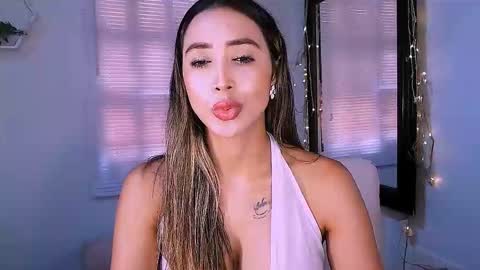 Nycole online show from 26, 10, 2025