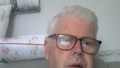 Snapshot of nylonlegs69 chatting on 9, 9, 2025 stockings suspenders mad online show from 9, 9, 2025