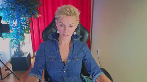 Snapshot of nymphvariety chatting on 3, 10, 2025 nymphvariety online show from 3, 10, 2025