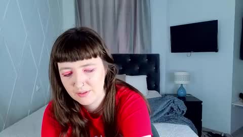 Snapshot of o_x_a_n_a_x chatting on 4, 3, 2026 hey hey i am Lora and im new here hope to have some good time here 3 online show from 4, 3, 2026