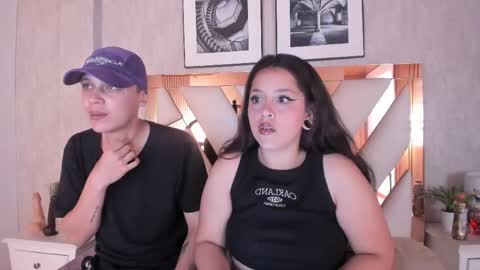 Snapshot of obsession_mine chatting on 15, 5, 2026 Sara Help me reach 1000 followers online show from 15, 5, 2026