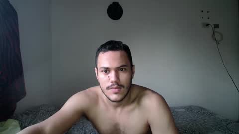 Snapshot of obsessive_love chatting on 21, 1, 2025 Aaron online show from 21, 1, 2025